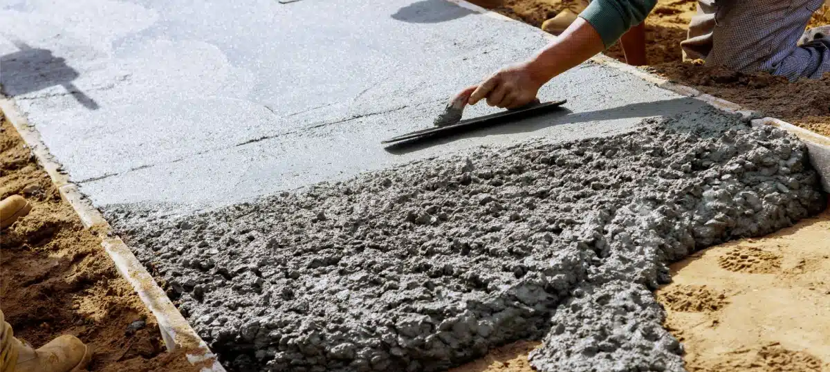 how long should concrete cure before putting weight on it